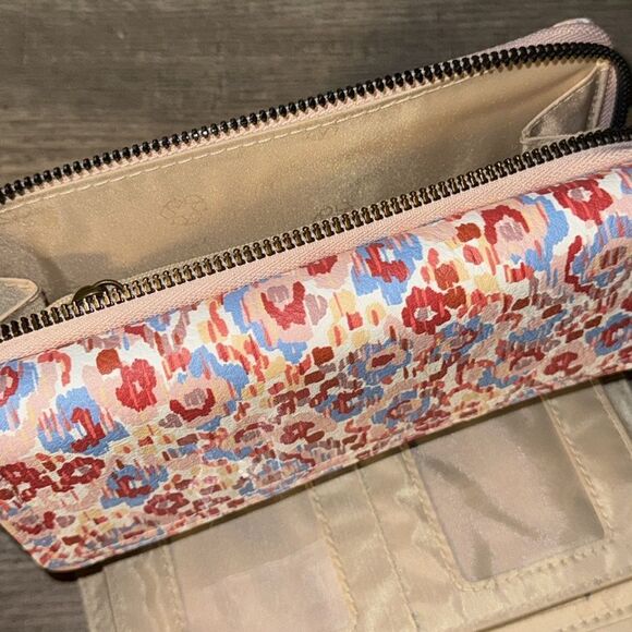 Sonoma safekeeper oversized rfid wallet - Picture 3 of 9